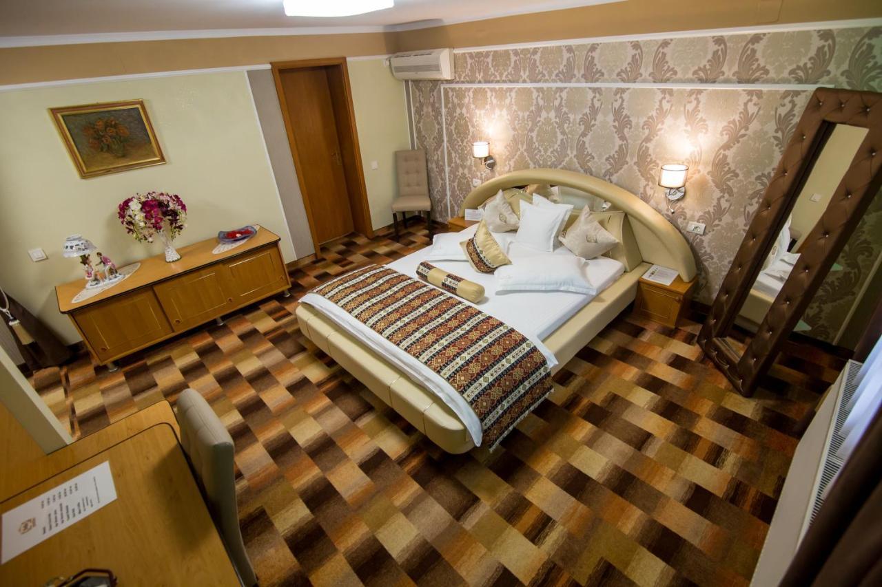 Pensiunea Sofia Timisoara Esterno foto
